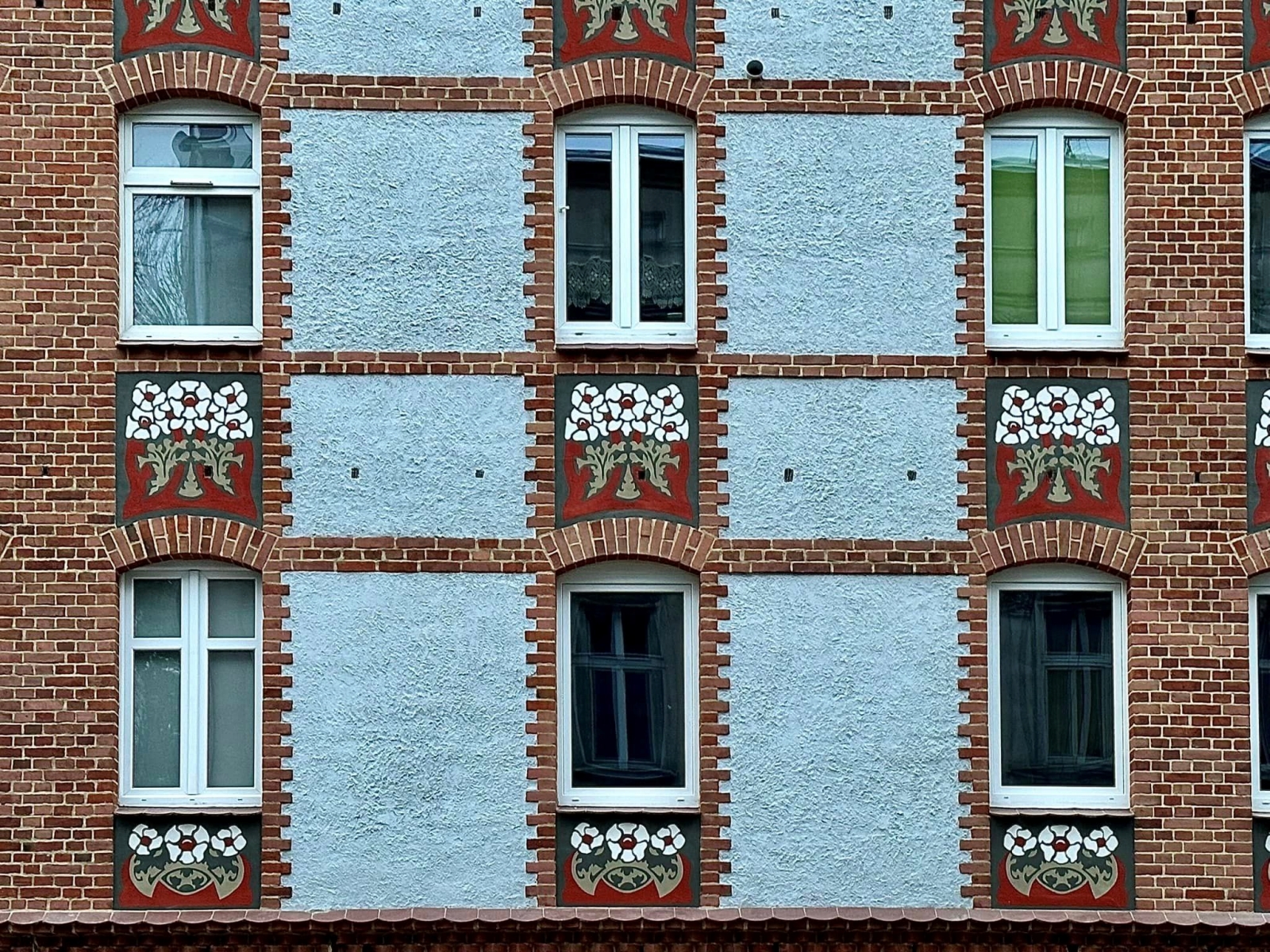 Nowe okna w starych budynkach