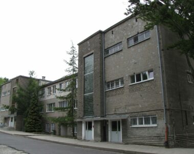 Jeden z budynków Etapu Emigracyjnego na Grabówku z lat 30. XX w.