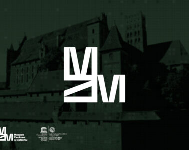 Nowe logo Muzeum Zamkowego w Malborku projekt Maciej Bychowski (1)