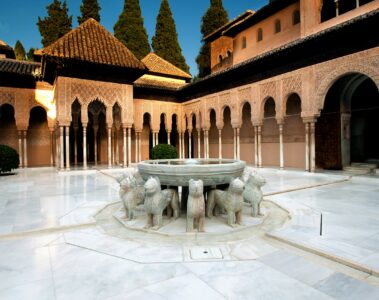 Lwy Alhambra
