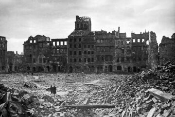 Zniszczenia wojenne Warszawy: zdjęcia lotnicze miasta