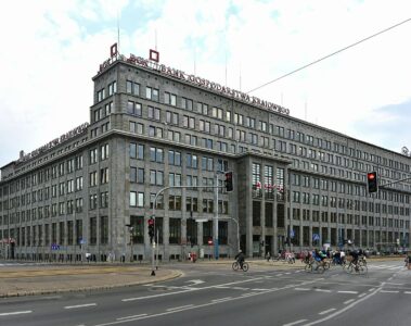 Bank obecnie, fot. Adrian Grycuk, wikimedia.org, licencja CC 4.0