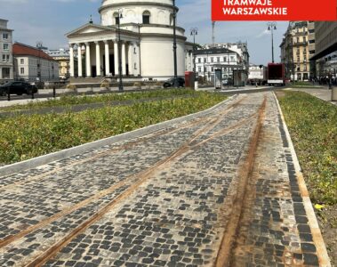 Plac Trzech Krzyży w Warszawie. Odsłonięto dawne tory tramwajowe whitemad3