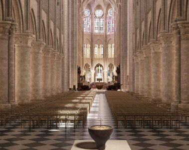 Montage mise en situation de l’aménagement intérieur de la cathédrale_c