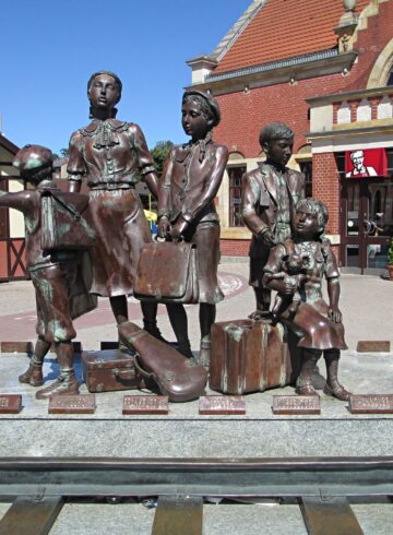Pomnik Kindertransportów w Gdańsku. Fot. Avi1111 dr. avishai teicher, CC BY-SA 3.0, via Wikimedia Commons
