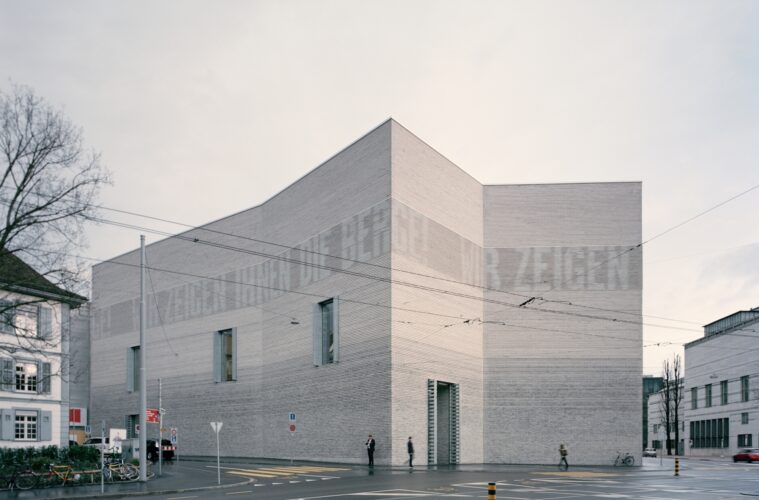 Pawilon Muzeum Sztuki w Bazylei autorstwa Christa & Gantenbeina nagrodzony w Brick Award w 2018 r.