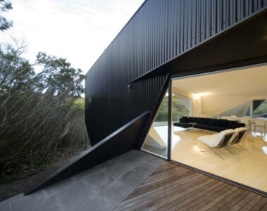 Klein Bottle House by McBride Charles whitemad