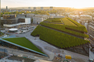 ingenhoven-architects-office-block-dusseldorf-miles-hedges-europe-largest-green-facade_dezeen_2364_hero_6