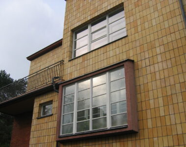 modernistycznych okien