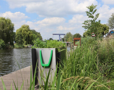 greenpee-sustainable-urinal-planters-amsterdam_dezeen_2364_col_3