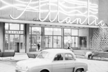 Neon z 1959 roku.