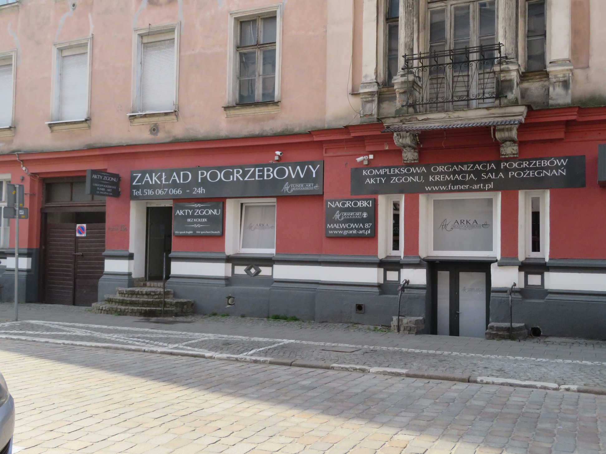 Kolejne szyldy znikają z Poznania
