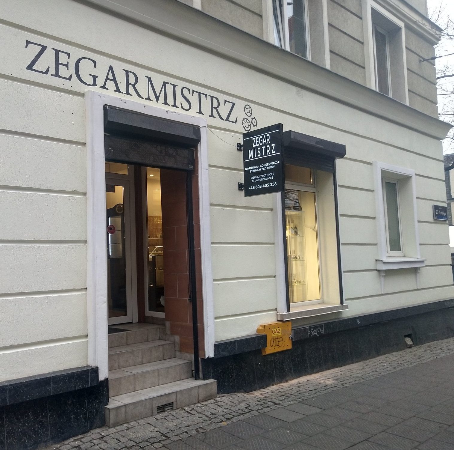 Kolejne szyldy znikają z Poznania