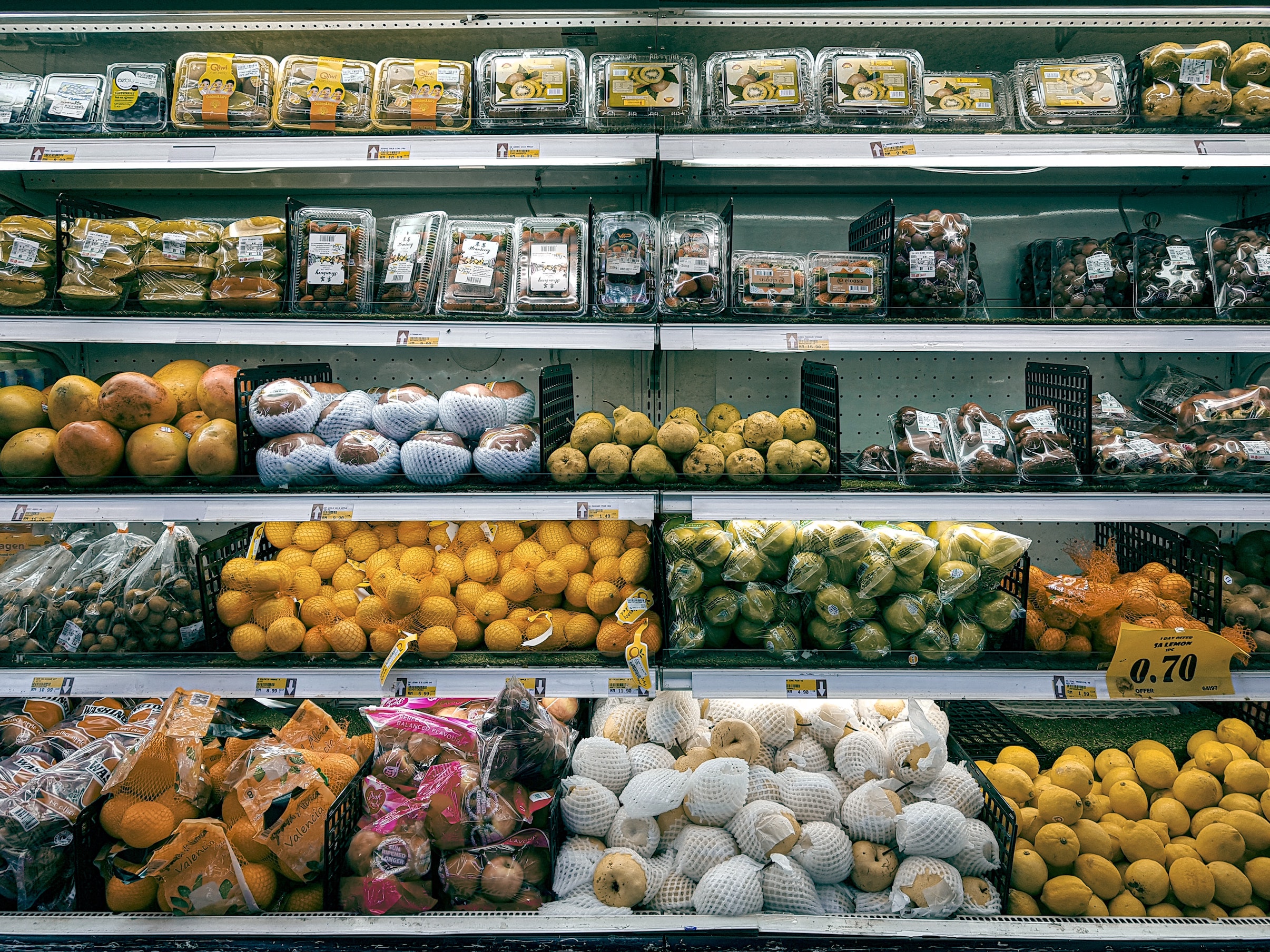 Francja zakazała pakowania warzyw i owców w plastik