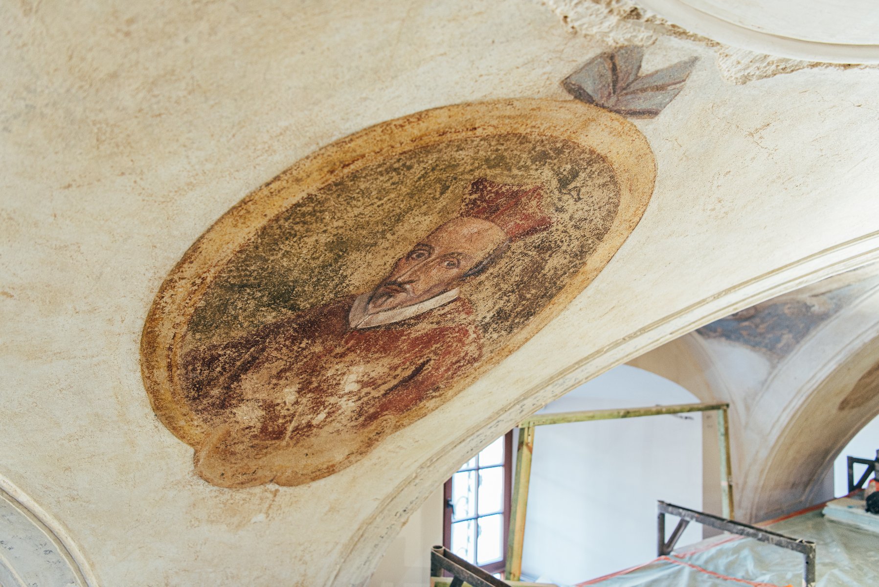 W urzędzie miasta odkryto barokowe freski. Zostaną odnowione!