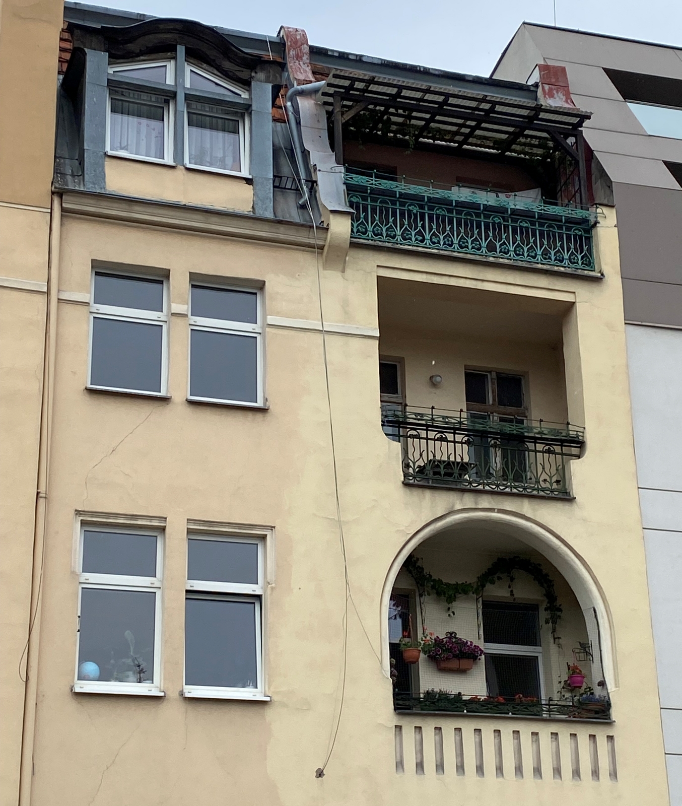 Nowe okna w starych budynkach