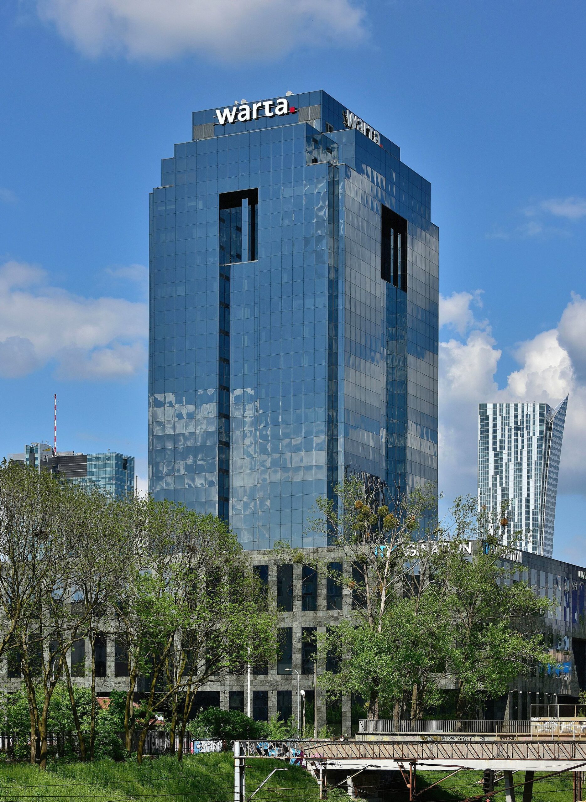 Wieżowiec Warta Tower zostanie przebudowany